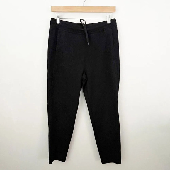 LULULEMON ATHLETICATapered Leg Cropped high-rise stretch track pantsSize 6